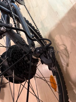 Bicicleta eléctrica B-twin 26' 50km autonomía