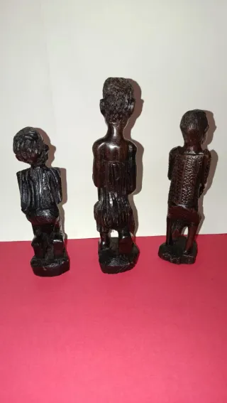 Figuras africanas de madera (3 unidades)