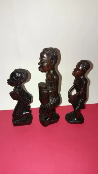 Figuras africanas de madera (3 unidades)