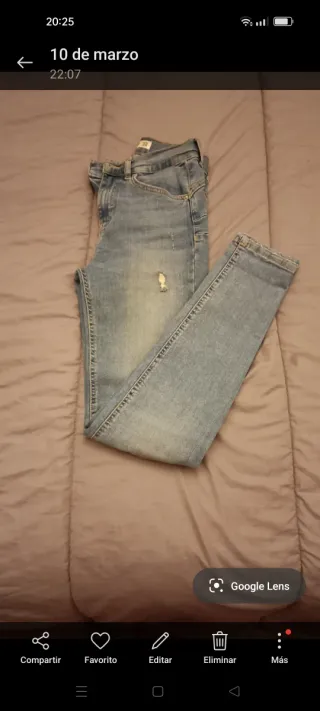 Camiseta y vaqueros