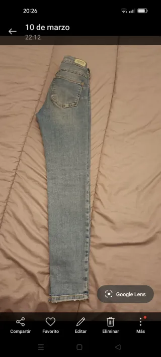 Camiseta y vaqueros