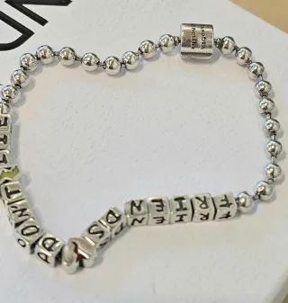 Pulsera Pandora Stranger Things Friends Don't Lie