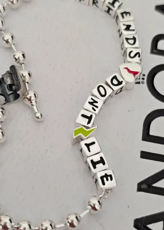 Pulsera Pandora Stranger Things Friends Don't Lie