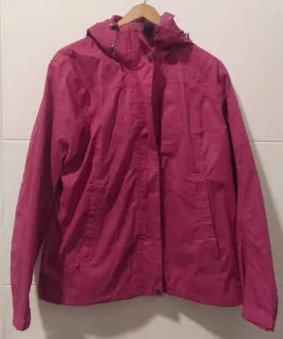 Chubasquero rosa impermeable