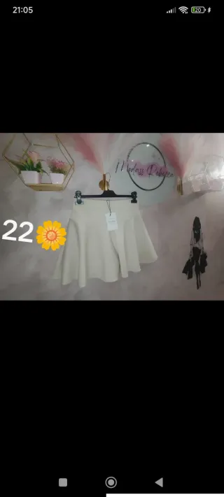 Ropa de mujer bonita, colorida para esta primavera