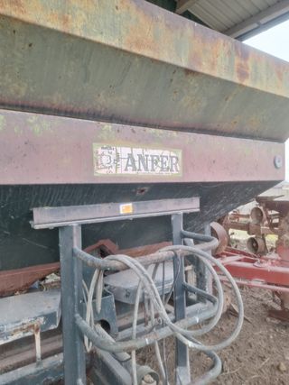 Abonadora Anfer 4000 kg