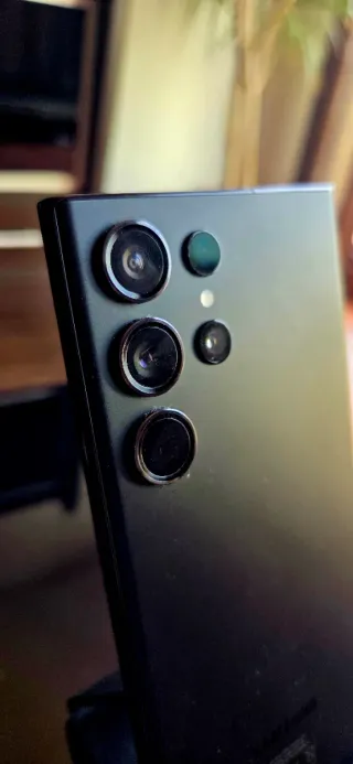 Samsung Galaxy S23 Ultra impecable