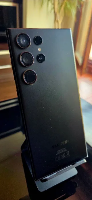 Samsung Galaxy S23 Ultra impecable