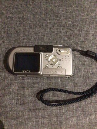 Cámara Sony Cyber-shot 5.0 MP