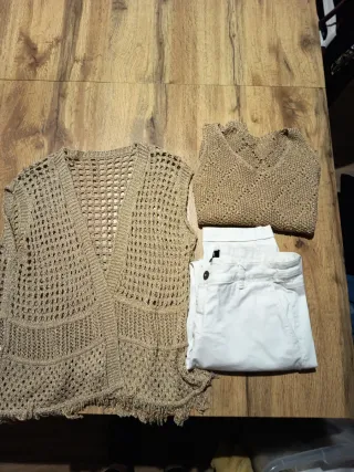 Pantalón elástico blanco+ conjunto dorado ,t unica