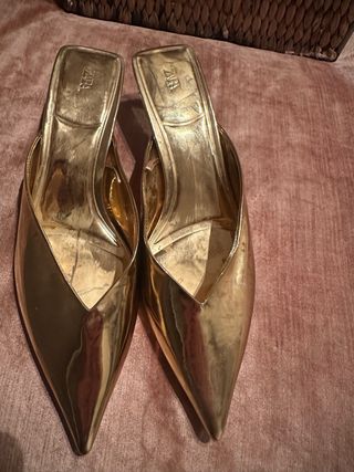 Mules Zara Dorados Talla 39