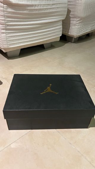 Nike Air Jordan 1 Mid Negro Rojo