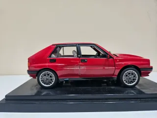 Modellino Lancia Delta HF Integrale 16v scala 1:24