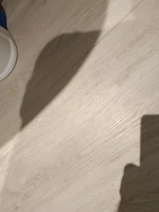 Suelo de parqué imitación madera unos 4 metros