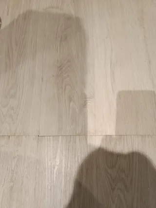 Suelo de parqué imitación madera unos 4 metros