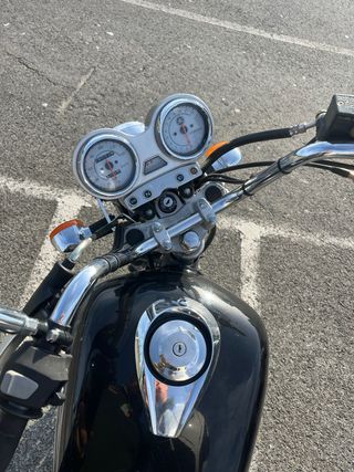 Yamaha YBR 125 Custom Negra