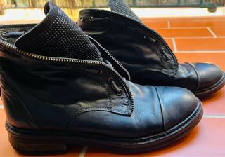 Botines de piel negros