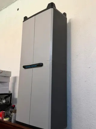 Armario Plástico Negro y Gris