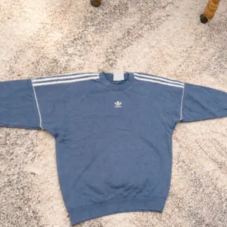 Jersey Adidas Azul con Rayas Blancas