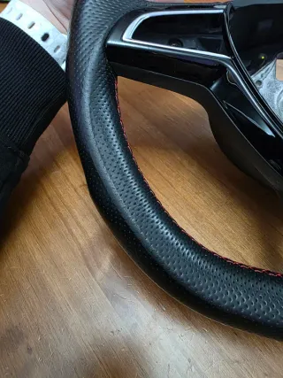 Volante Skoda Octavia VRS MK3 5E costura roja