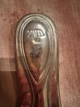 Zapatos planos dorados Zara Talla 40