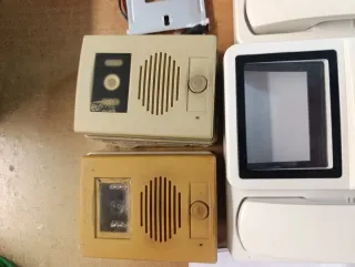 2 Interfonos Avidsen Vídeo 4 Hilos