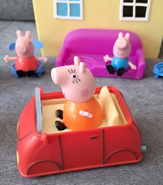 Casa Peppa Pig con familia y muebles