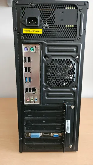 Torre PC Sobremesa Gigabyte