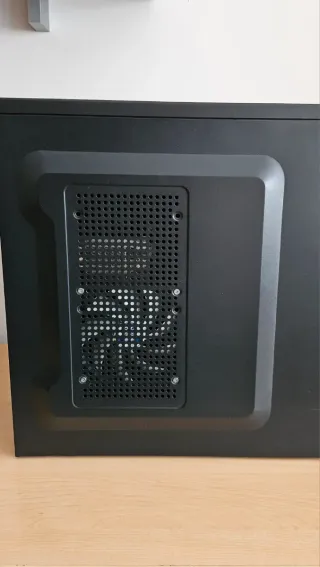 Torre PC Sobremesa Gigabyte