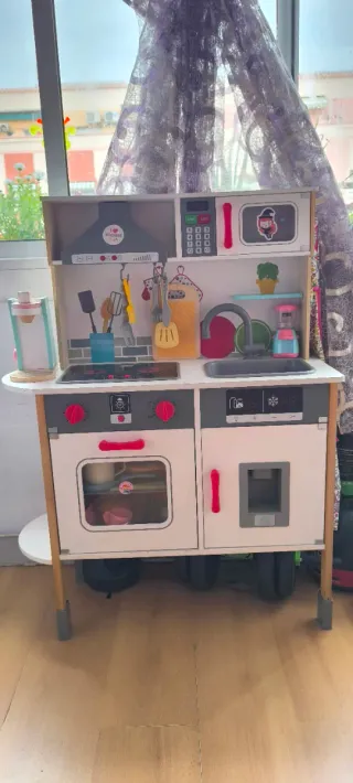 Cocinita de madera para niños