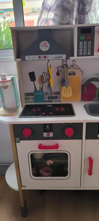 Cocinita de madera para niños