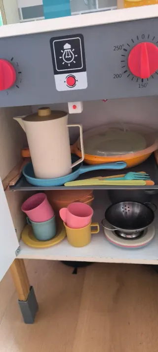 Cocinita de madera para niños