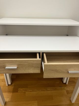 Escritorio extensible blanco y madera