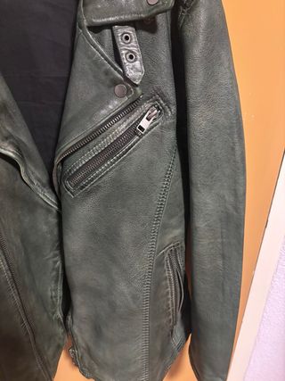 Cazadora de cuero verde