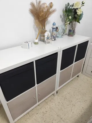 Mueble organizador blanco y negro