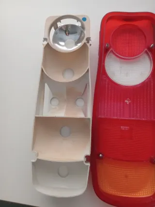 Piloto trasero Nissan Cabstar