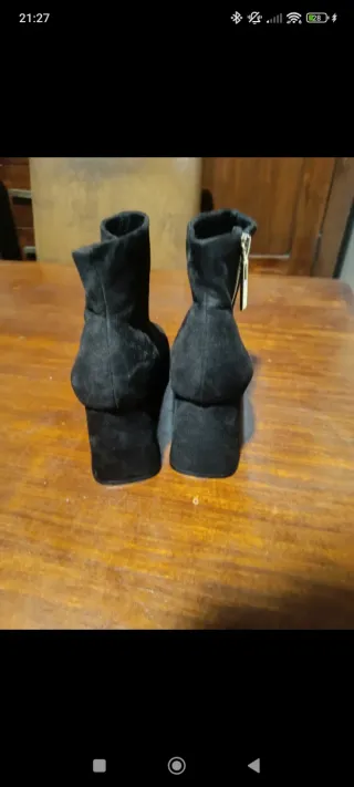Botines de tacón negros