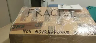 Lampadario in vetro bianco e trasparente