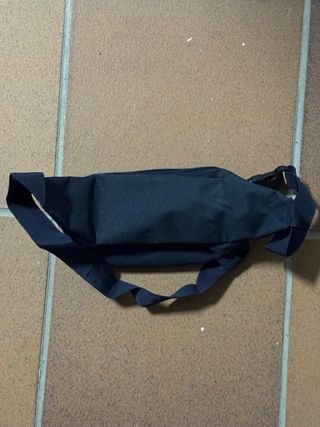 Riñonera Fila Negra y Roja