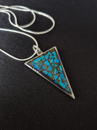 Colgante artesanal resina azul y oro