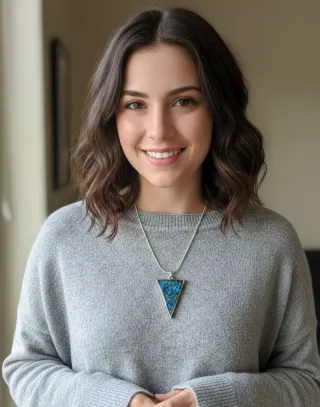 Colgante artesanal resina azul y oro