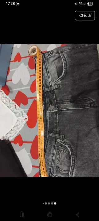 Jeans grigi strappati