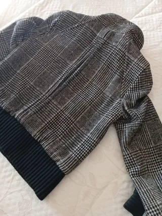 Cazadora combinada fácil de llevar