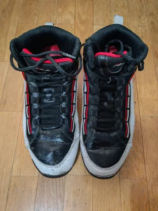 Zapatillas Fila Talla 41 Negras y Blancas