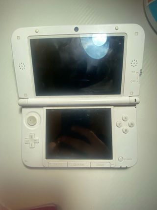 Nintendo 3DS XL Yoshi Edición Especial