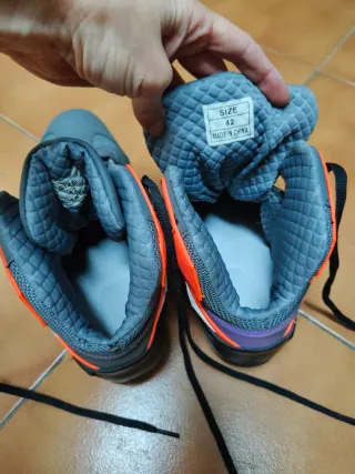 Botas de moto grises y naranjas talla 42