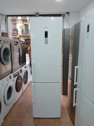 NEVERA COMBI BOSCH NO FROST ENERGÍA A+