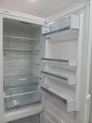 NEVERA COMBI BOSCH NO FROST ENERGÍA A+