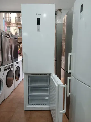 NEVERA COMBI BOSCH NO FROST ENERGÍA A+