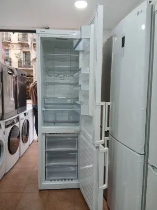 NEVERA COMBI BOSCH NO FROST ENERGÍA A+